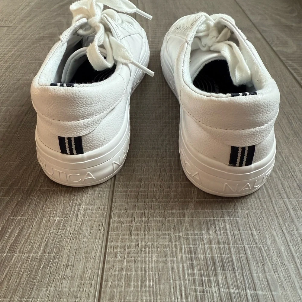 Women’s Nautica Classic White Lace-Up Sneakers Size 6.5 - Picture 4 of 6